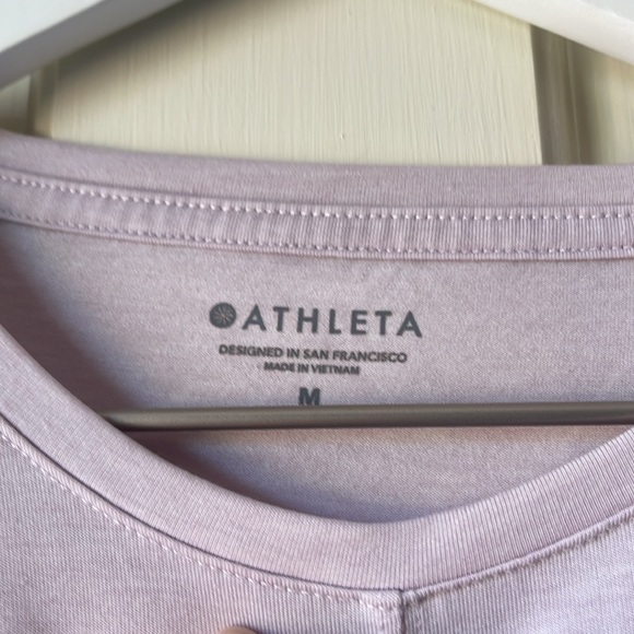 Athleta Pinkish Lavender twist front top with thumbholes - Picture 3 of 5